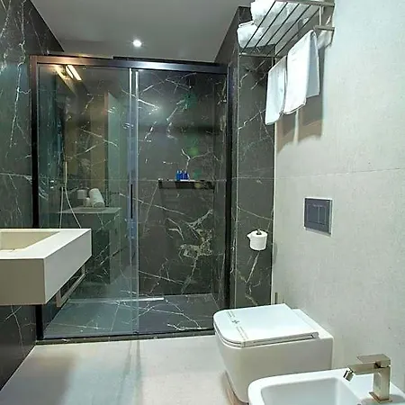 Solun Szálloda 4*